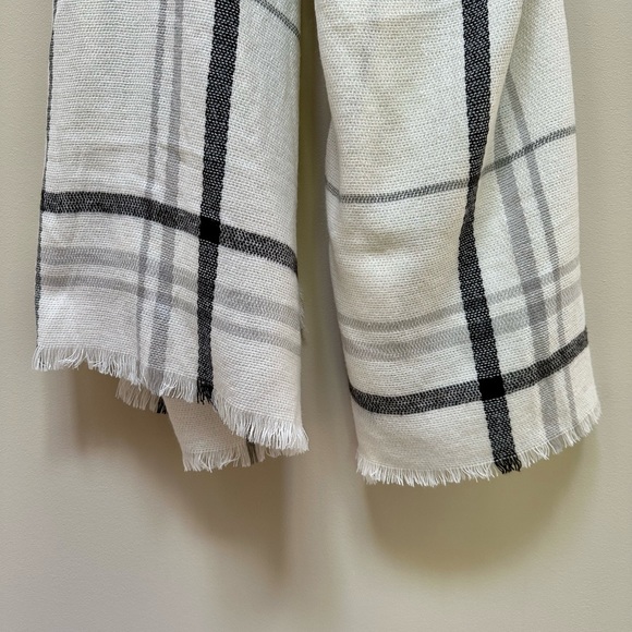 Plaid Blanket Scarf - Picture 2 of 5